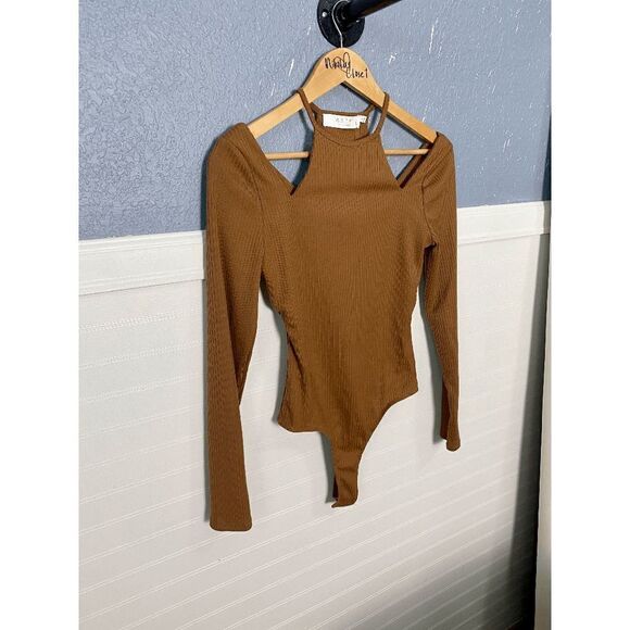 ASTR The Label Women’s Solene Shoulder Cutout Halter Bodysuit Tan - Picture 1 of 8